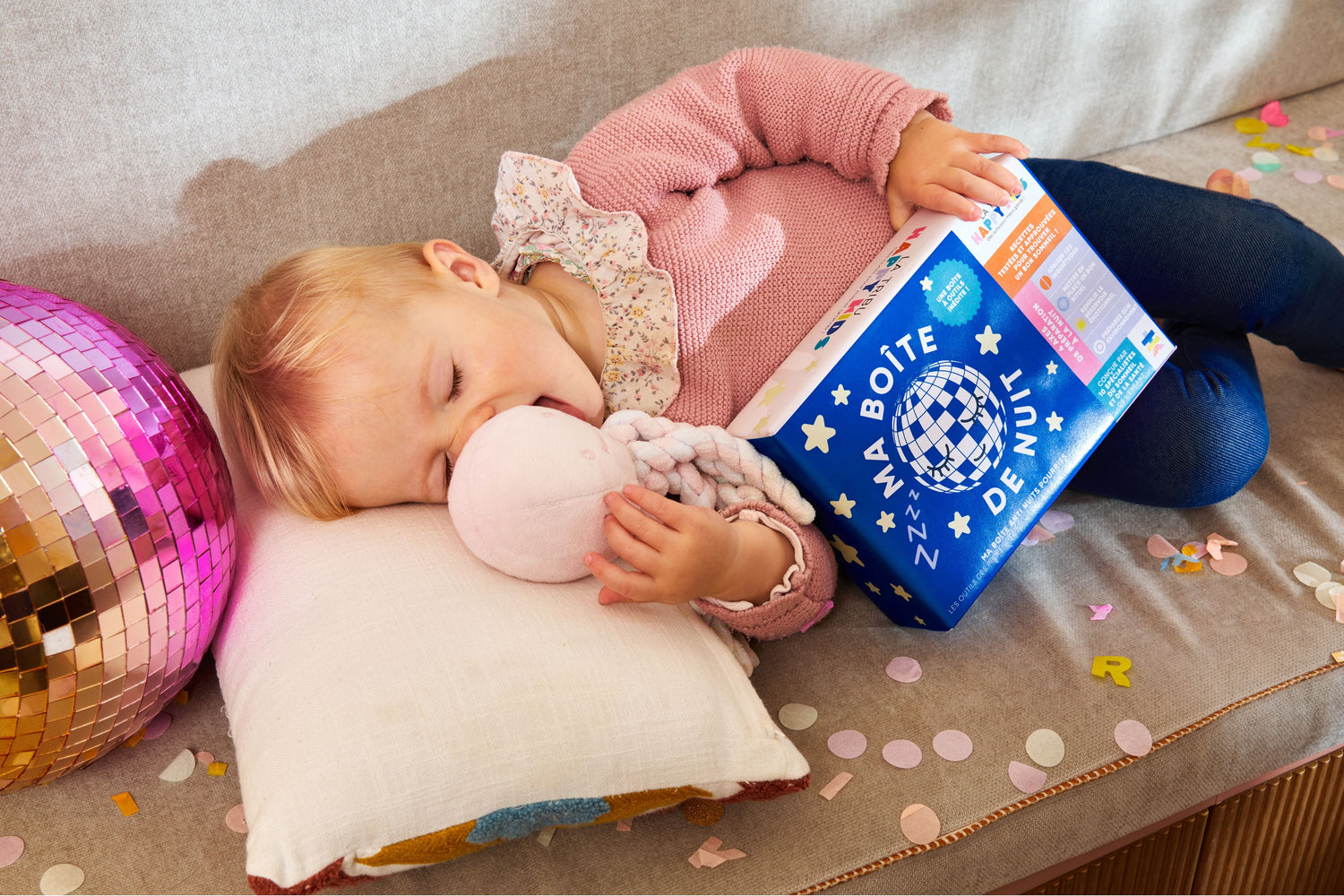 Enfant endormie avec Ma Boîte de Nuit