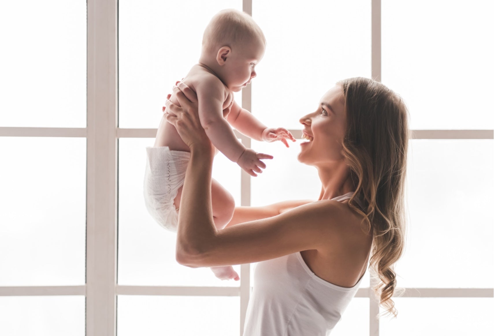 Pourquoi parlons nous TOUS bizarrement devant un bébé ?